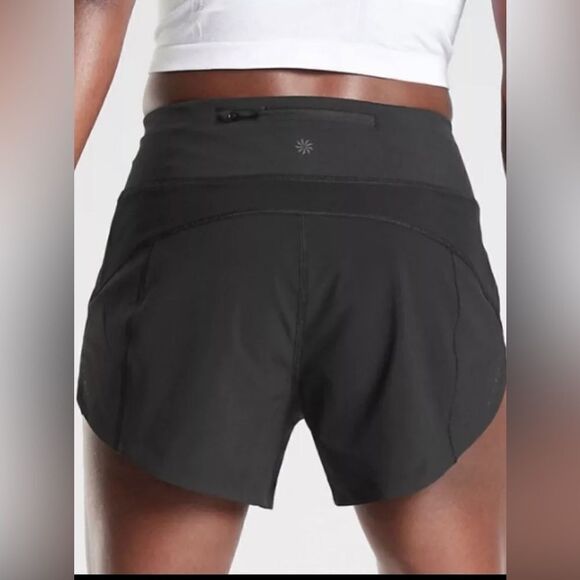 Athleta Run With It 3.5” Shorts Black Size 1X NWOT Retail $59 with Zipper Pocket - Picture 4 of 4